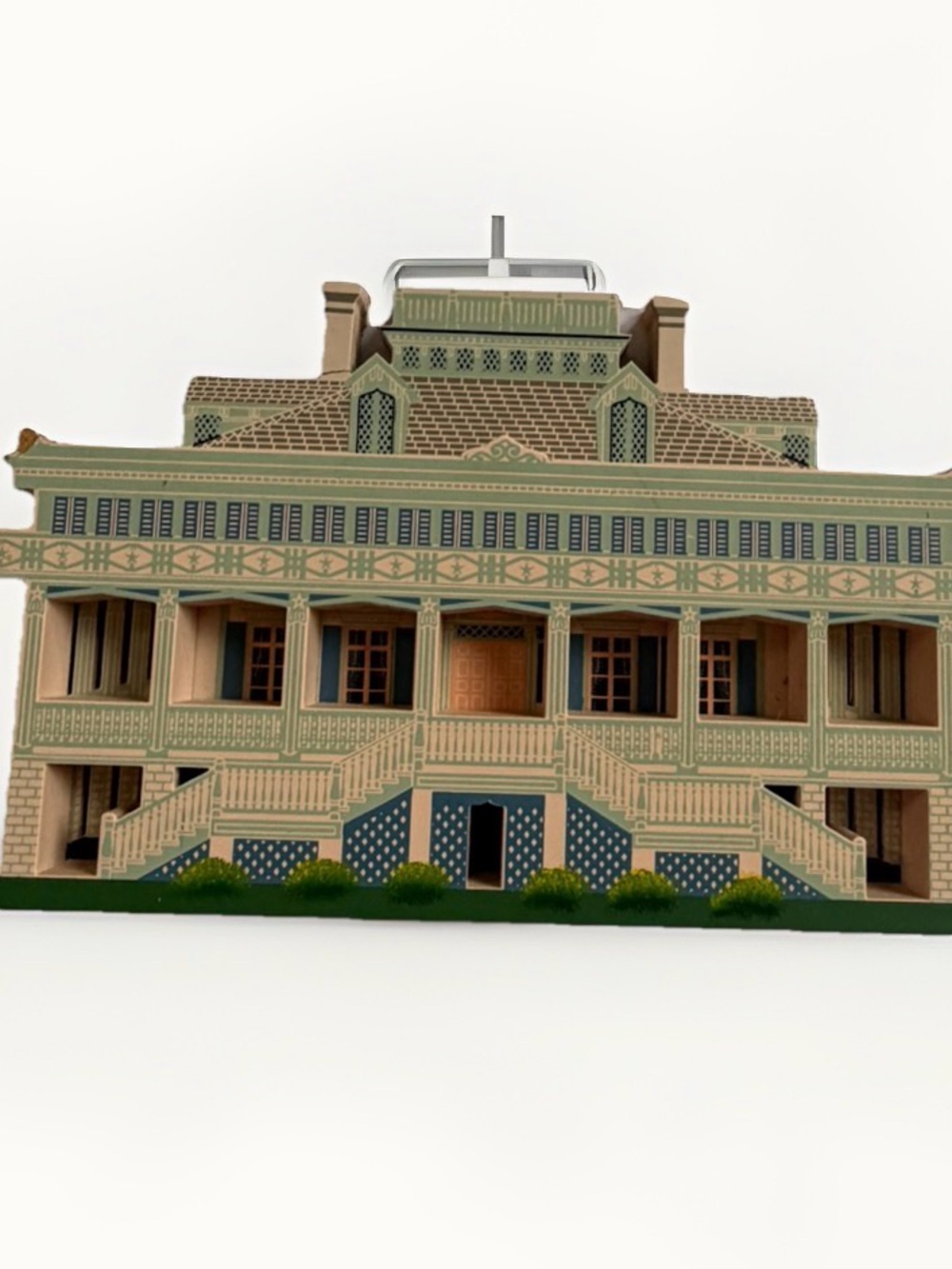Shelia Wooden House San Francisco Plantation LA 1995 Shelf Sitter Vintage PLA01